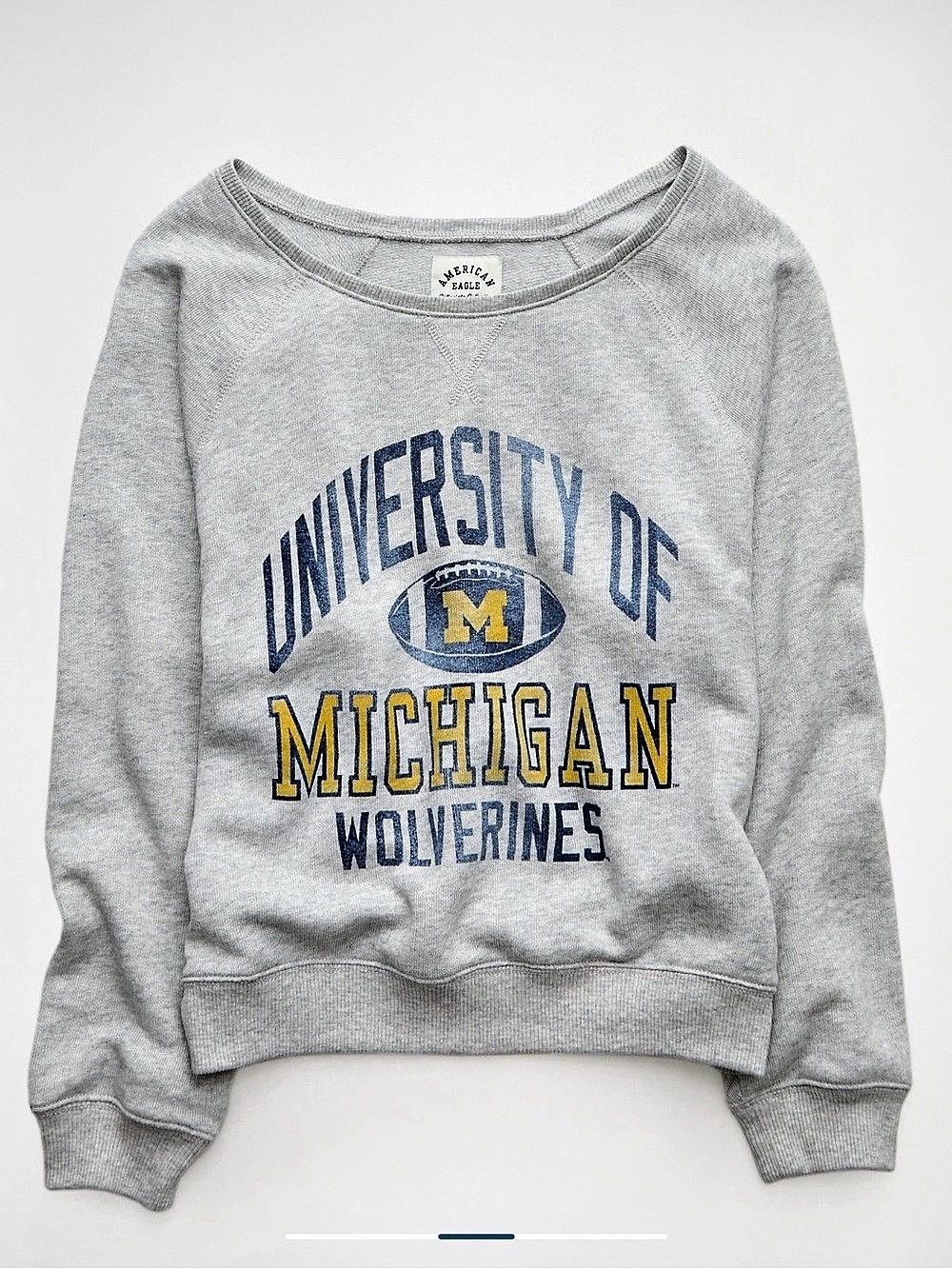American Eagle Collegiate University of Michigan XL off the shoulder Sweatshirt